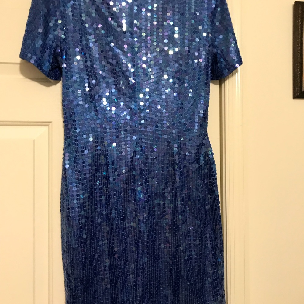 Dress - Picture 6 of 8